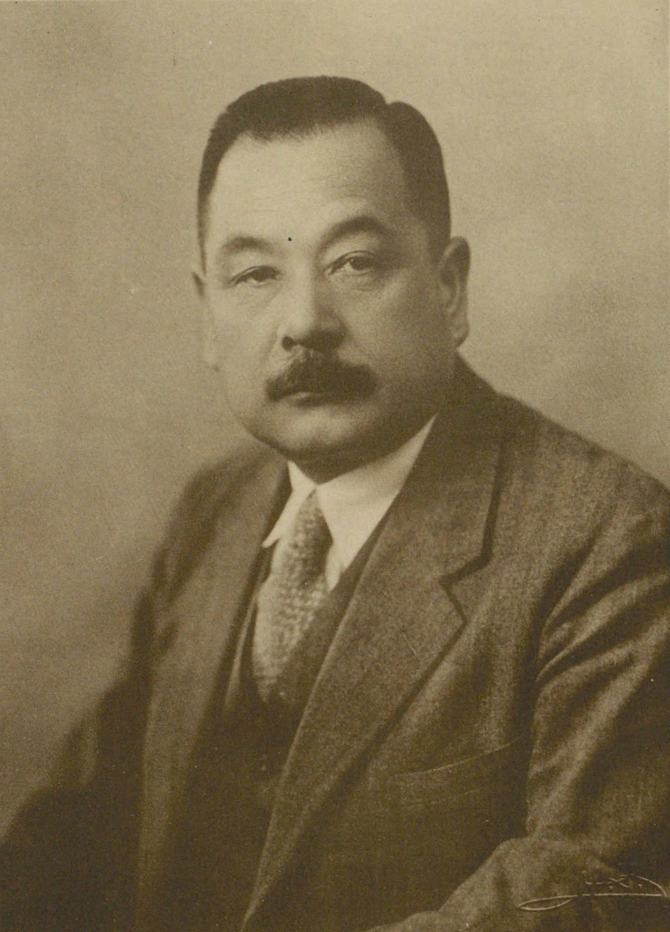 Edo-Period Canal Networks and the Shift to Surface Rail (1700, 1920)